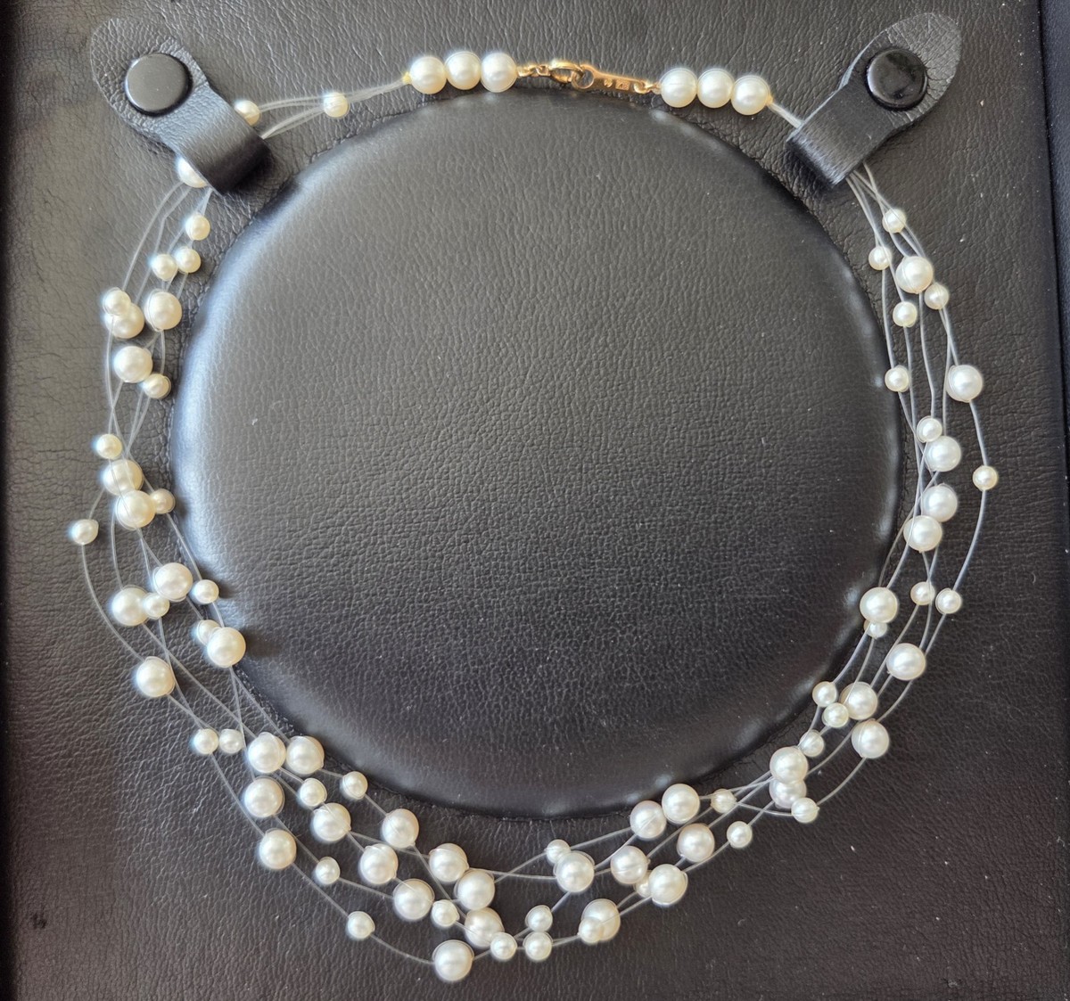 Tasaki Japan 18k YG Yellow Gold Clasp Floating Akoya Pearl 