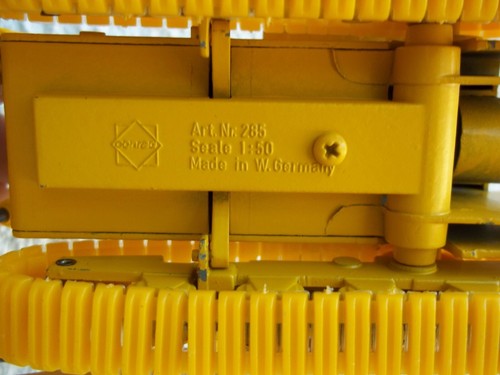 VINTAGE CATERPILLAR D11N CONRAD MADE IN WEST GERMANY 1:50 MODEL BULLDOZER CAT - Picture 12 of 12
