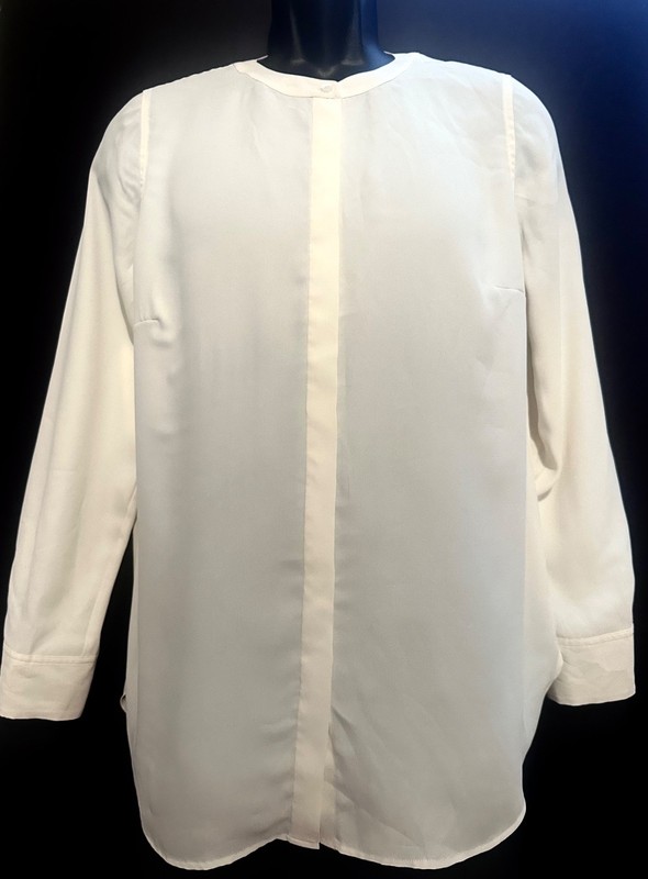 Women's Talbots Button Up Blouse, Ivory, Long-Sleeved, Lite Weight - M, EUC