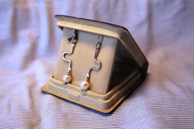 Paar Ohrringe Silber und Naturperle Handarbeit Handarbeit Goldschmied
