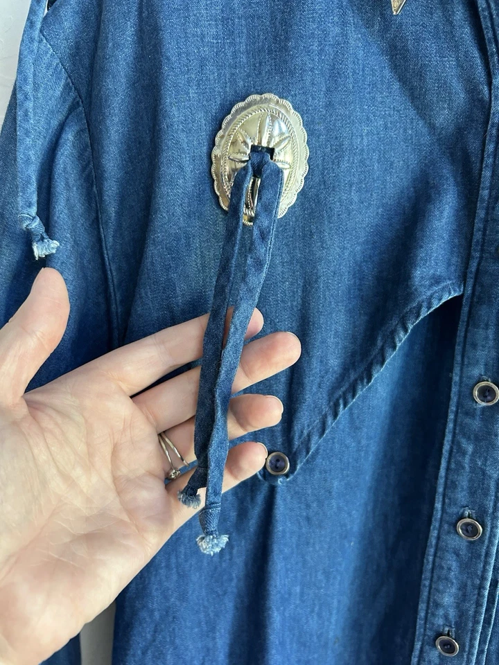 Vintage Wagon Wheels Denim Midi Dress M Button Western Cowgirl Rodeo Prairie - Image 4 of 4