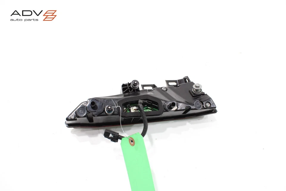 2019 CADILLAC CT6 REAR RIGHT PASSENGER SIDE INNER TAILLIGHT LIGHT LAMP OEM - Image 3 of 4