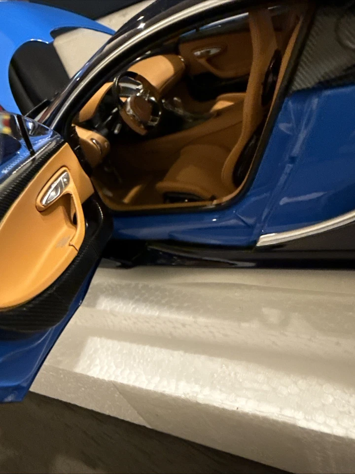 AUTOart 1/18 BUGatti Chriron French Racing Azul Atlántico Diecast Model Car Foto 3 de 4