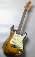 Fender LTD 1961 Stratocaster Super Heavy Relic invecchiata 3 colori Sunburst 3,62 kg