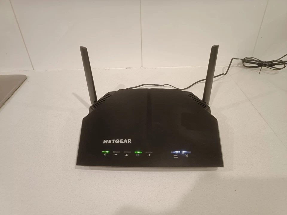 Netgear AC1200 Wi-Fi VDSL2/ADSL2+ D6220 Dual Band Gigabit Modem Router - image 3 of 4