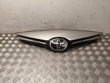 Calandre Toyota AVENSIS