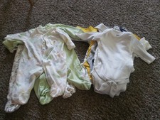 Gender Neutral Baby 15 Piece Bundle Of Onsies And Sleepers Sized 3 Months.