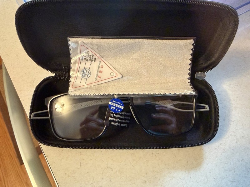 Yimi Progressive Photochromic Reading Glasses +1.00 New In Box with Case