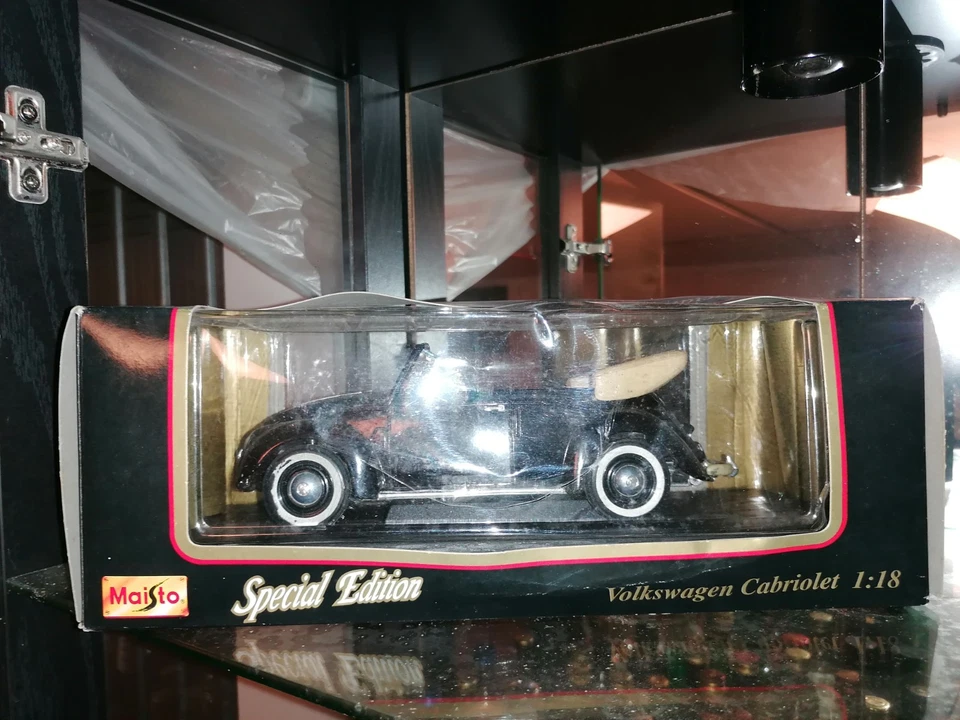 Volkswagen Cabriolet maggiolino maisto Special Edition 1:18  accetto proposte - Immagine 2 di 4