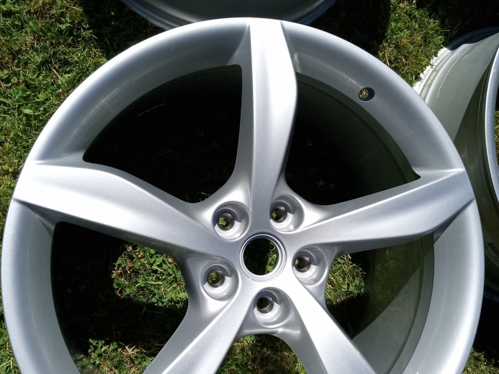 Ferrari Portofino Wheel Rims_336551_336550_10 X20 _8 X20_Silver_Set of 4_GENUINE