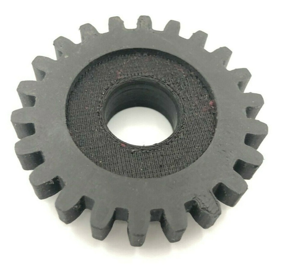 1983 Honda CR125 Water Pump Cover ** Cast Aluminum ** Original Part No 19221-KA3-710 COVER, WATER PUMP ** $105 Shipped ** Link In Comments - Foto 2