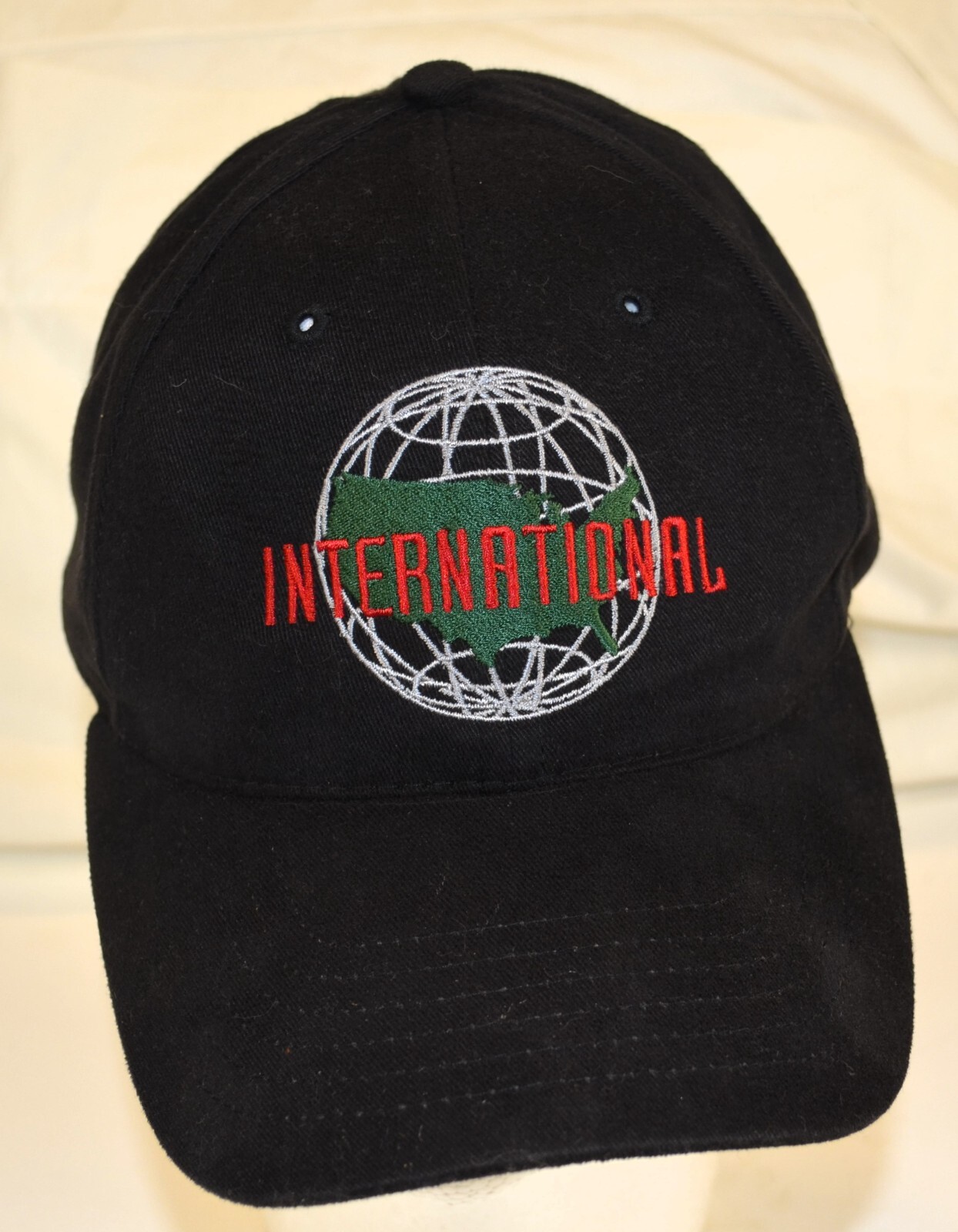 International Baseball Cap Hat Strapback Black - image 1
