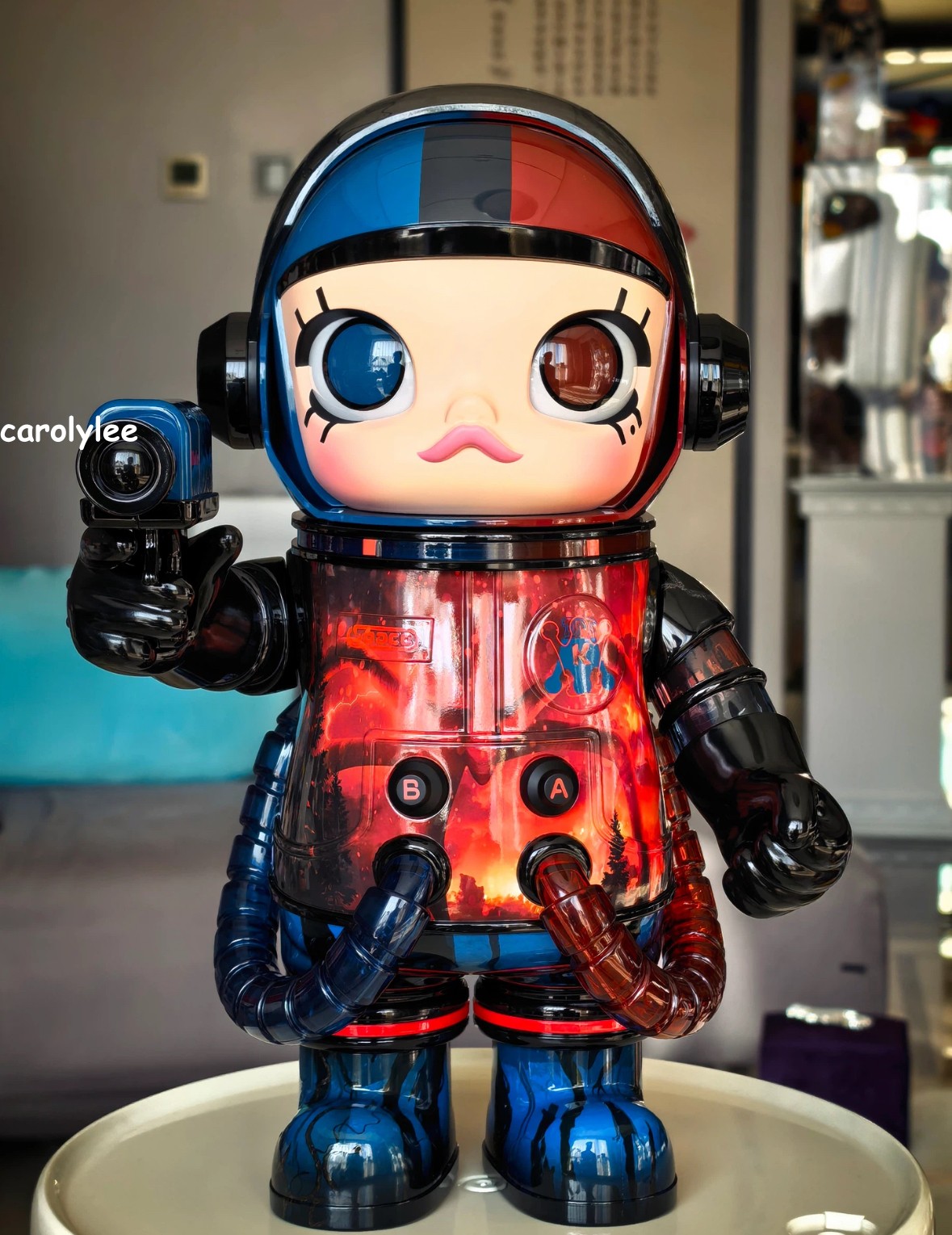 Authentic Mega Space Molly 400% Stranger Things Action Figure H297mm