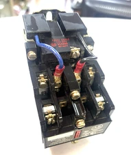 Allen-Bradley , 700-NM400A1 , Latch Relay  Ser. E    -  NOS NEW OLD STOCK