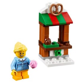 Celebrate the holidays with LEGO 40263 Town Square &ndash; Rare 2017 Christmas set