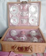 SCHYLLING TOY TEA SET BUTTERFLY PINK FLOWERS - 24 PCS WICKER CASE PICNIC BASKET