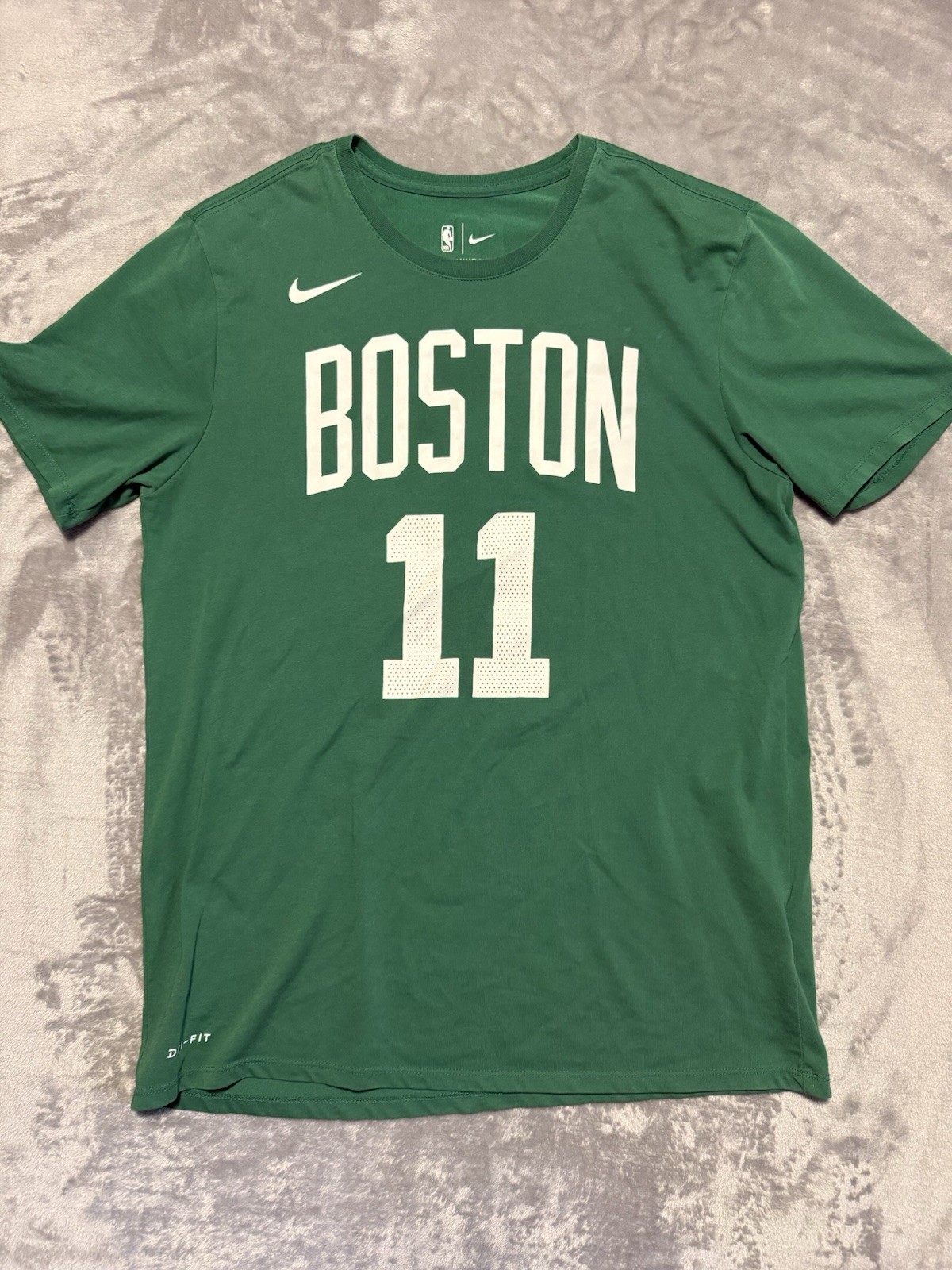 2017 Nike Kyrie Irving Boston Celtics T Shirt Green Mens Large NBA Basketball
