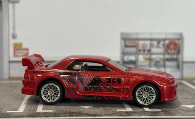 Hot Wheels CUSTOM Nissan Skyline GT-R R32 Red Godzilla With Real