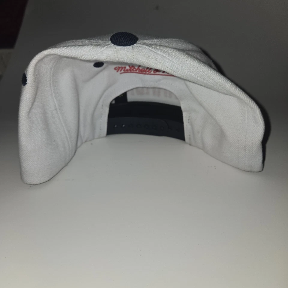 Sombrero de los Nacionales de Washington, Mitchell & Ness, Script Cao, Rojo Bajo Ala, Snapback Foto 2 de 4