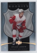 2022-23 Upper Deck Artifacts 2005-06 Clear Cut Retro Rookies Dylan Larkin 11jd