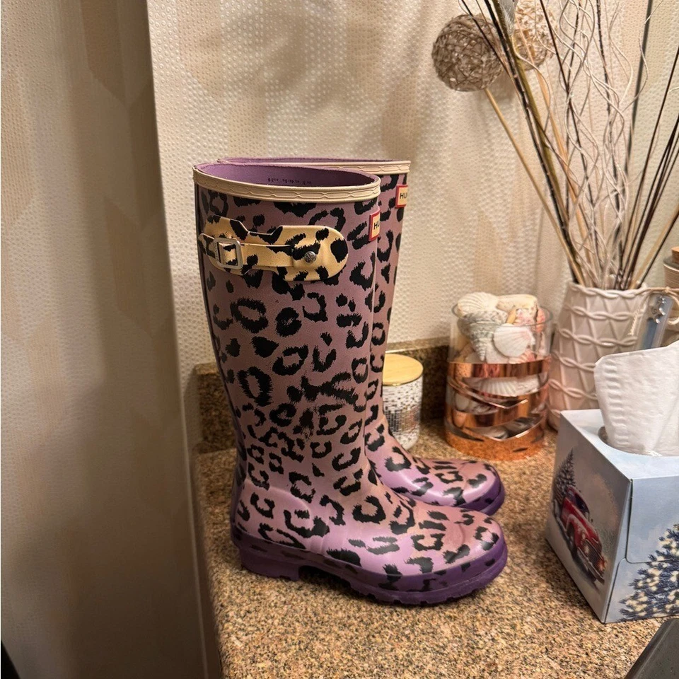 Girls hunter cheetah tall boots, pink purple size 4G/5B - Image 2 of 4