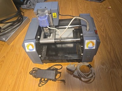 Roland Modela MDX-15 3D Plotter - Milling Machine - Turns On