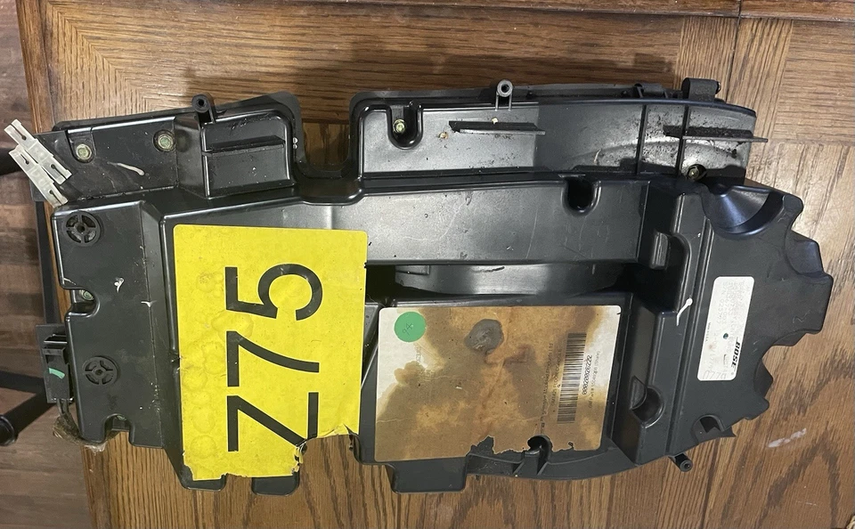 Subwoofer de consola central Escalade 99-00 Foto 2 de 3