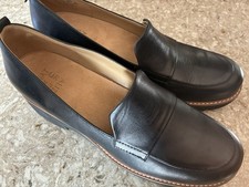 Naturalizer Black Loafer Women's Size 11 M Leather upper, lug sole 2" heel