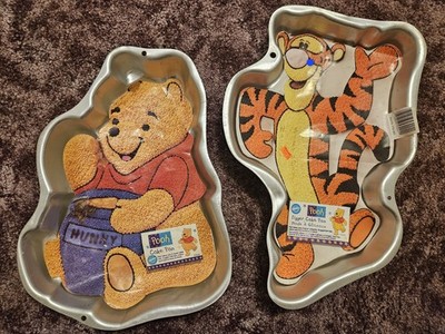 2 Vintage Wilton Metal Cake Form Disney Winnie the Pooh & Tigger 1995