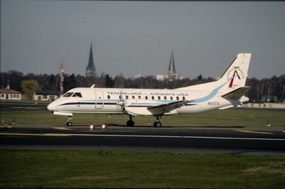 Dia N110TA Saab 340A Tempelhof Airways USA 35mm gerahmt OP-L7-52
