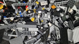 LEGO Batman: The Batcave Penguin and Mr. Freeze's Invasion 7783, Incomplete,READ