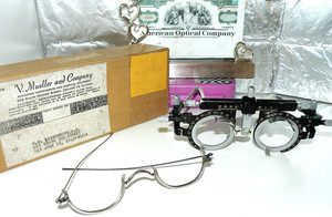 PAIR OF AMERICAN OPTICAL TRAIL LENS FRAME STEAMPUNK BOX 62 AO RB