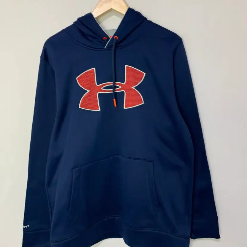 Under Armour Men's Hoodie, Size L, Excellent Condition thumbnail 2