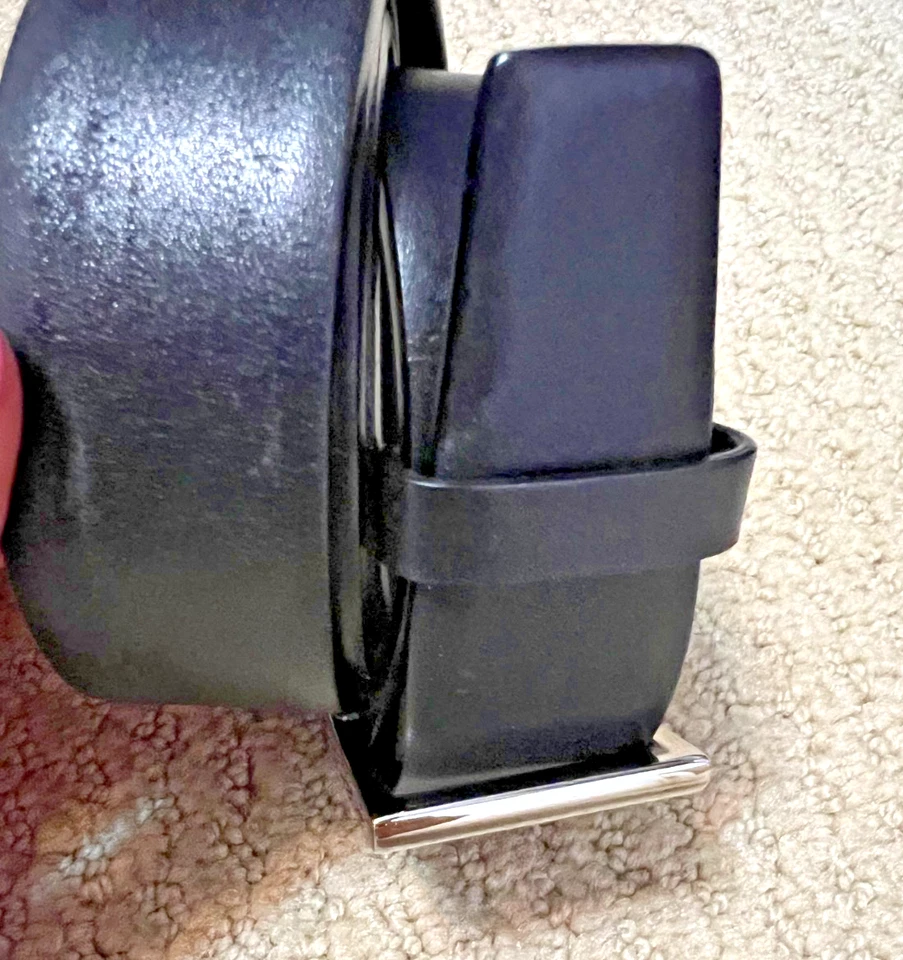 Antigo Cinto de Couro Preto Prada Masculino 90/36, Fivela de Logotipo Prata, Feito na Itália - Imagem 4 de 4