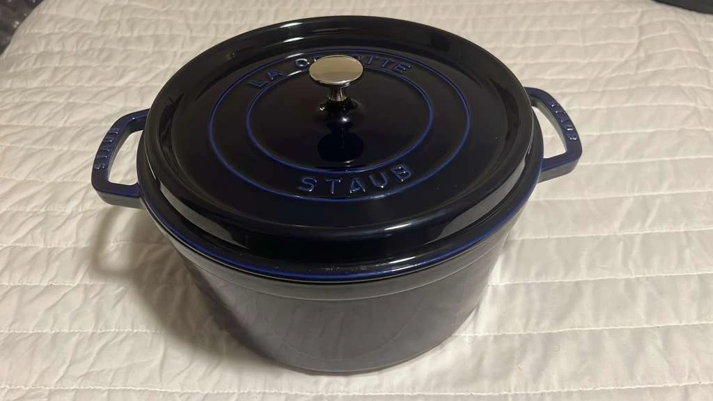 Staub Cast Iron 7 qt, Round, Dutch Oven, Dark Blue