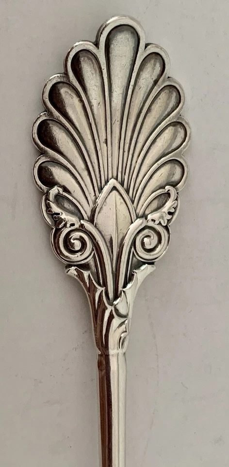 MOEDA GREGA GORHAM GRAVADA À MÃO E PERSEGUIDA OU ESTERLINA 9" COLHER DE BAGA DOURADA 1865 - Imagem 3 de 4