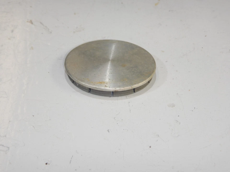 Tapacubos central de rueda OEM 8952002969 Jeep Cherokee Wagoneer Comanche 87-95 Foto 3 de 4