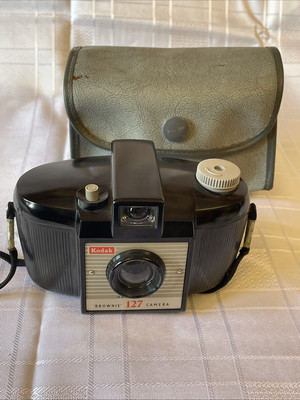 Kodak Brownie 127 Camera With Dakon Lens Complete With Case Ex/con  Vintage UK