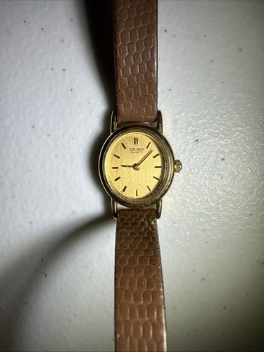 Seiko Ladies Quartz Fashion Oval Face Watch 1N00-5K39