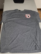 Camisa PBR TOUR Para Hombres Talla XL 30 Aniversario Bull Riders CHARLESTON WV CAMISETA NUEVA SIN ETIQUETAS