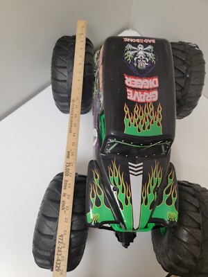 Monster Jam Grave Digger Mega 1:6 Scale Truck 66804RX Spin Master