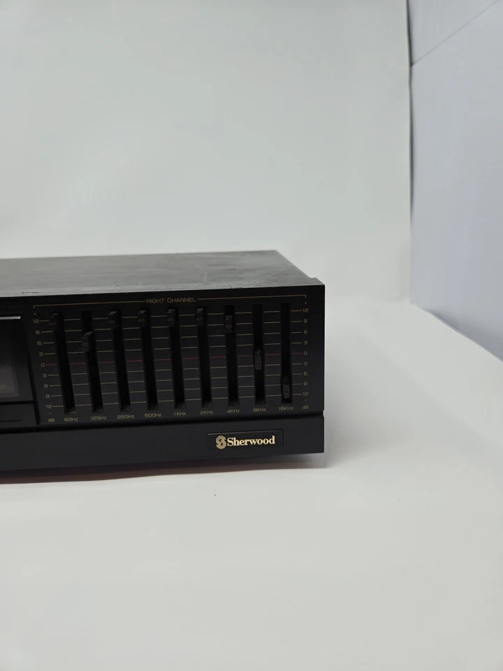 Ecualizador gráfico estéreo de 9 bandas Sherwood EQ-1330 Foto 3 de 4
