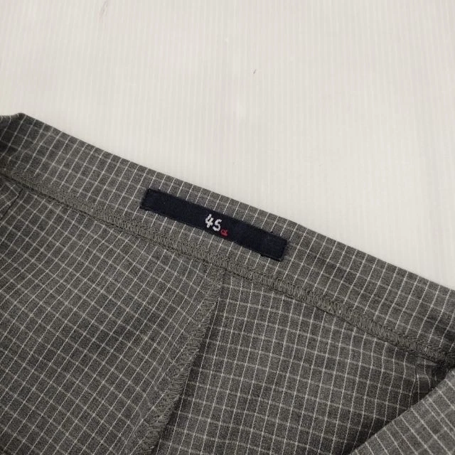 Pantalones grises ajustados elásticos 45R para hombre usados Foto 3 de 4