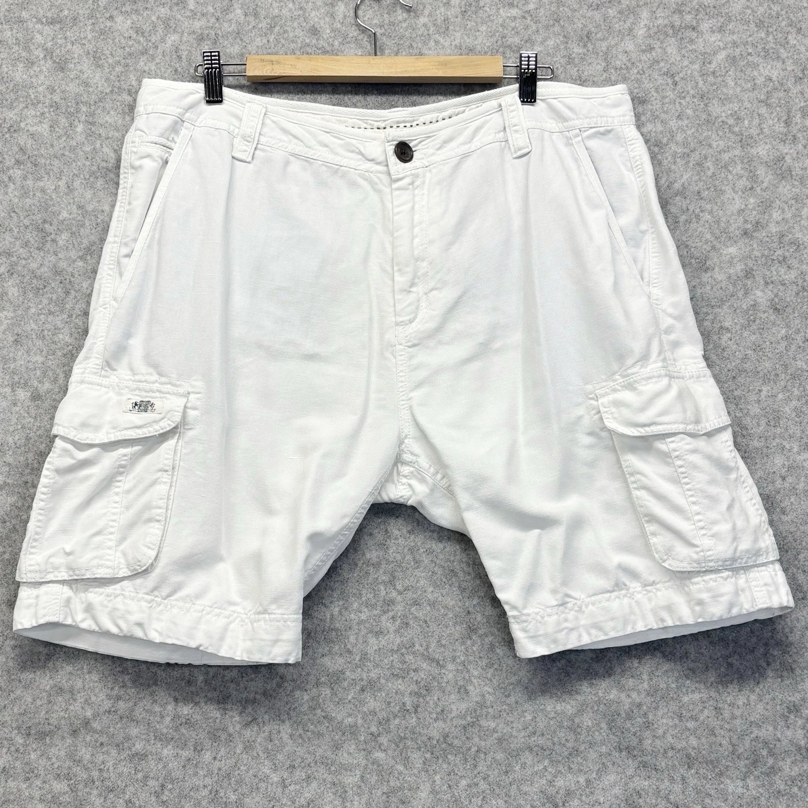 Crew clothing cargo shorts linen cotton Size large men’s white Zip Fly Pre Loved
