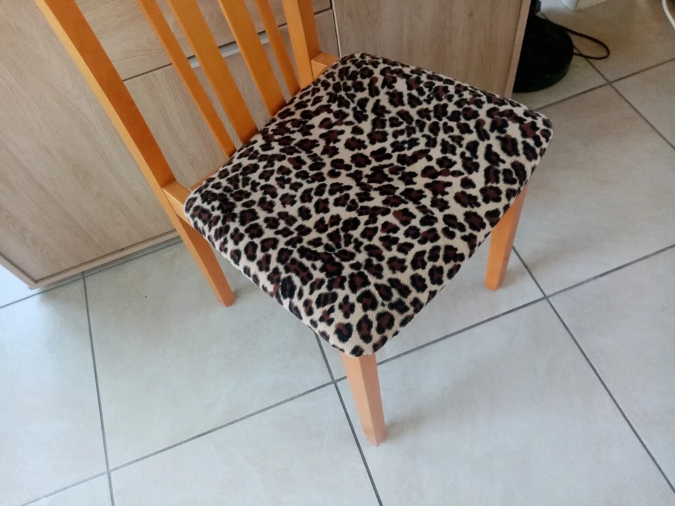 CHAISES DE SALLE A MANGER EN BOIS ORME CLAIR ASSISE TISSU STYLE LEOPARD - Photo 3/4