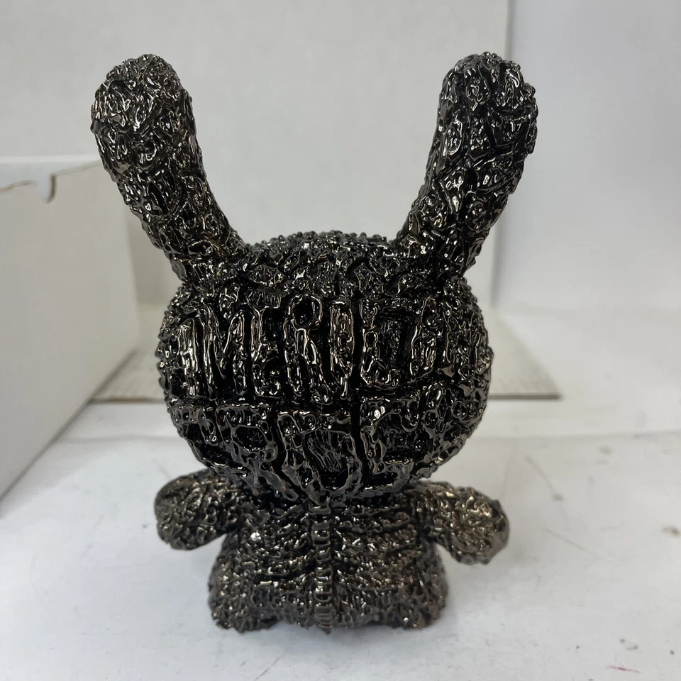 Black Chrome Death Dunny #9/20 de American Gross - AP Kidrobot Foto 4 de 4