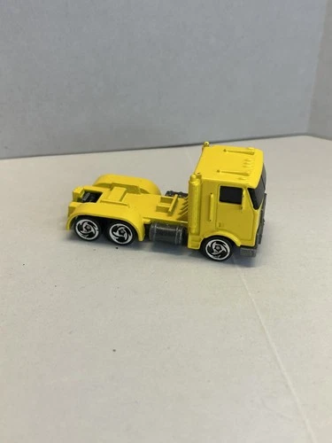 Vintage Hot Wheels 1986 Yellow Flatbed Semi Truck Hauler Vehicle, Mattel