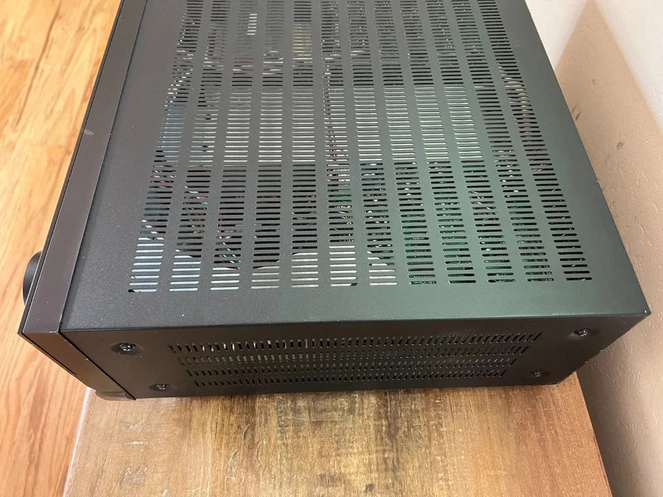 Harman Kardon AVR-325 Theatre 7.1 Channel Was $899.00 New. Bundle W/ New Remote - Image 3 of 4