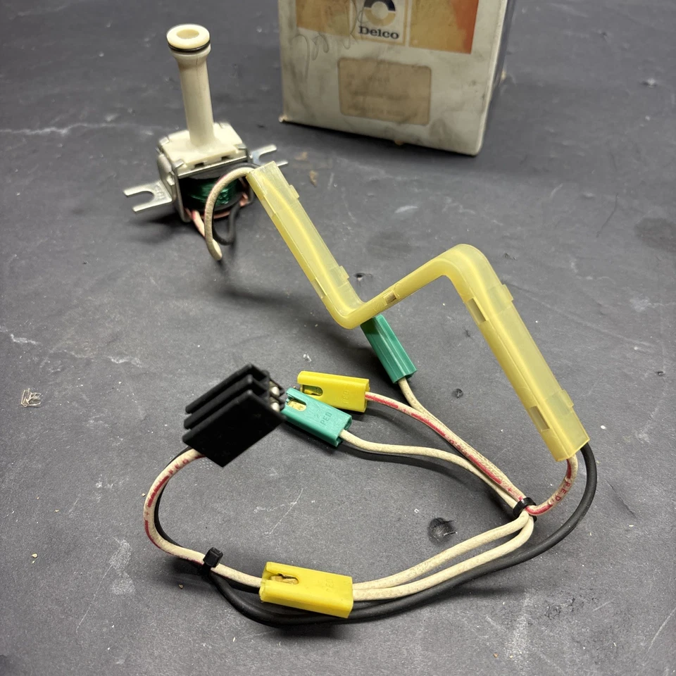 Nuevo de Lote Antiguo GMC 1985-86 Chevrolet GMC Camión Ligero Transmisión Solenoide GM #8654194 Delco Foto 2 de 4
