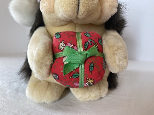 Fiesta 9” Hedgehog Plush Stuffed animal Christmas with present and santa hat vtg - Picture 4 of 11